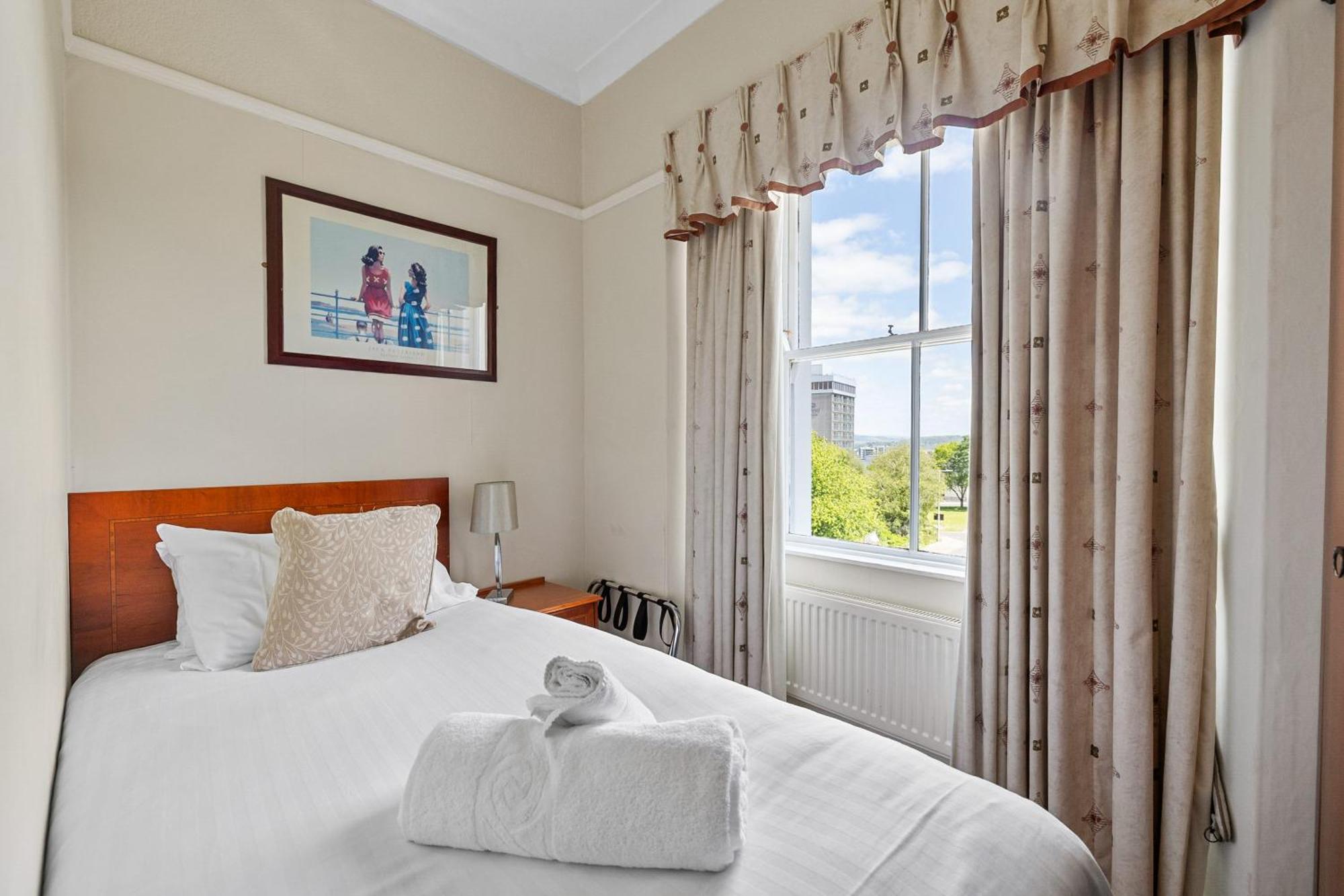 Invicta Hotel Plymouth Szoba fotó