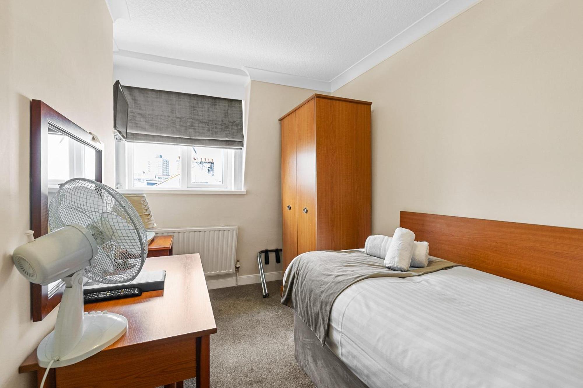 Invicta Hotel Plymouth Szoba fotó